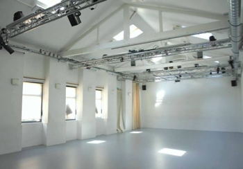 Studio DTM - Danse Théâtre et Musique​, 6, rue de la Folie Méricourt 75011 Paris